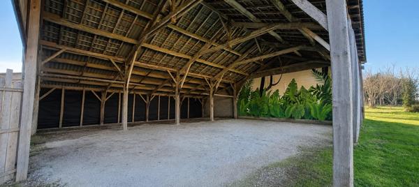Maison de campagne avec dépendances.