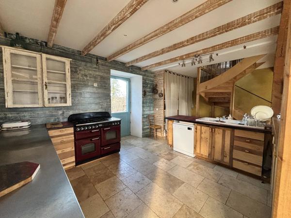 Maison de campagne avec dépendances.