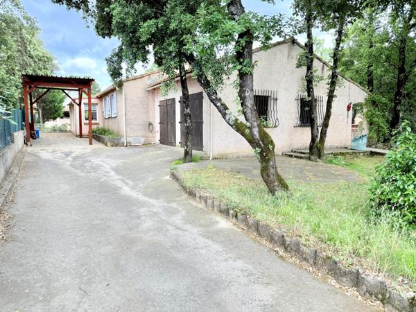 Saint-Maximin-la-Sainte-Baume (83470) Maison T4 + T2, Triple Garage, Pool House, Piscine – Calme Absolu