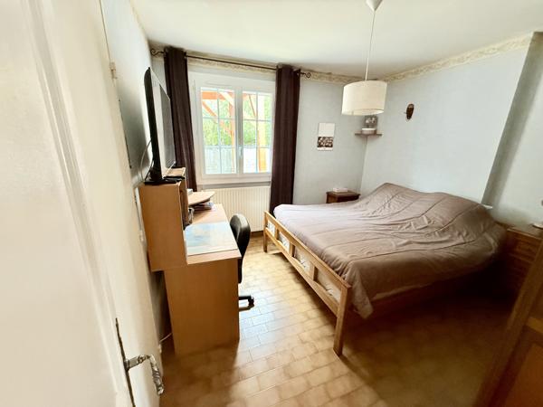 Saint-Maximin-la-Sainte-Baume (83470) Maison T4 + T2, Triple Garage, Pool House, Piscine – Calme Absolu