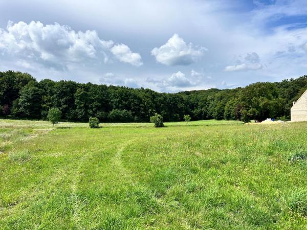 Terrain à bâtir de 835 m²