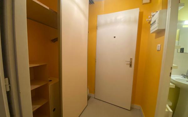 Immeuble à vendre    21 pièces • 452,90 m2 Brest