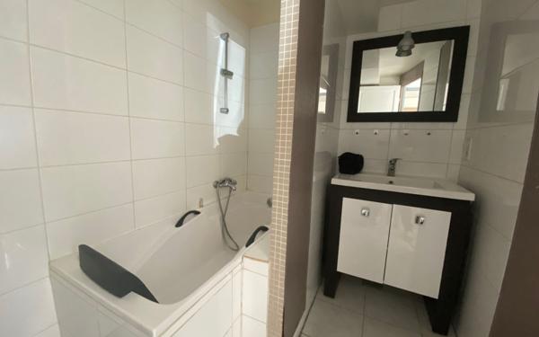 Immeuble à vendre    21 pièces • 452,90 m2 Brest