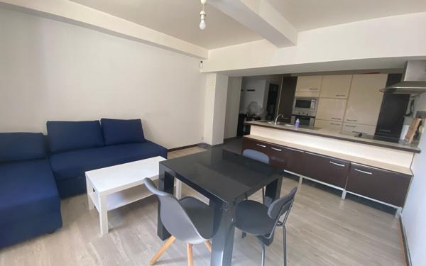 Immeuble à vendre    21 pièces • 452,90 m2 Brest