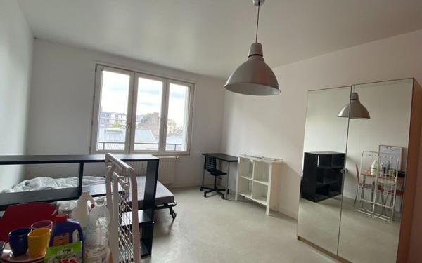 Immeuble à vendre    21 pièces • 452,90 m2 Brest