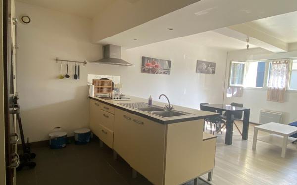 Immeuble à vendre    21 pièces • 452,90 m2 Brest