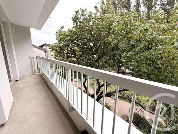 Appartement F3 à vendre  3 pièces - 69 m 2   PARIS  - 75018