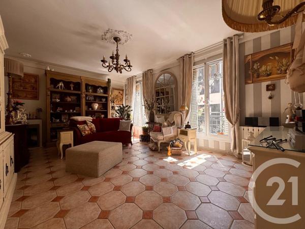 Appartement F3 à vendre  3 pièces - 69 m 2   PARIS  - 75018