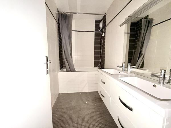Appartement F3 à vendre  3 pièces - 69 m 2   PARIS  - 75018