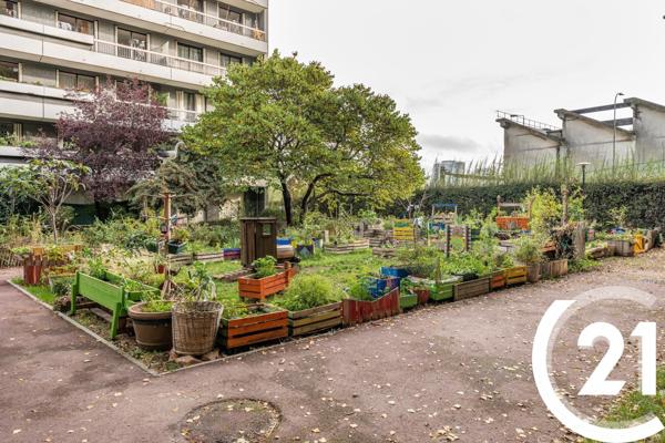 Appartement F3 à vendre  3 pièces - 69 m 2   PARIS  - 75018
