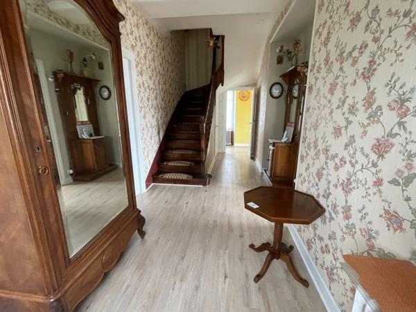 Belle maison individuelle de village de 115 m2 avec jardin et double garage.