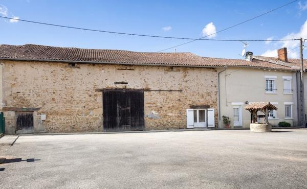 ENSEMBLE IMMOBILIER DE CARACTERE - 3 MAISONS, 2 GRANGES ET 1 PATIO - UN PROJET UNIQUE A IMAGINER