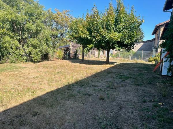 ENSEMBLE IMMOBILIER DE CARACTERE - 3 MAISONS, 2 GRANGES ET 1 PATIO - UN PROJET UNIQUE A IMAGINER