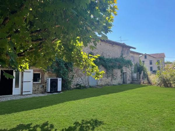 ENSEMBLE IMMOBILIER DE CARACTERE - 3 MAISONS, 2 GRANGES ET 1 PATIO - UN PROJET UNIQUE A IMAGINER
