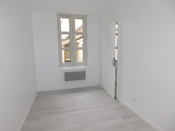 appartement F2 rdc 32.60m² 565€+85€