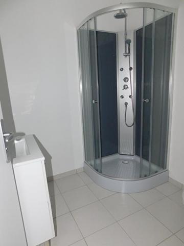 appartement F2 rdc 32.60m² 565€+85€