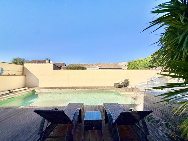 Une perle rare - Maison centre ville rénovée avec jardin et piscine