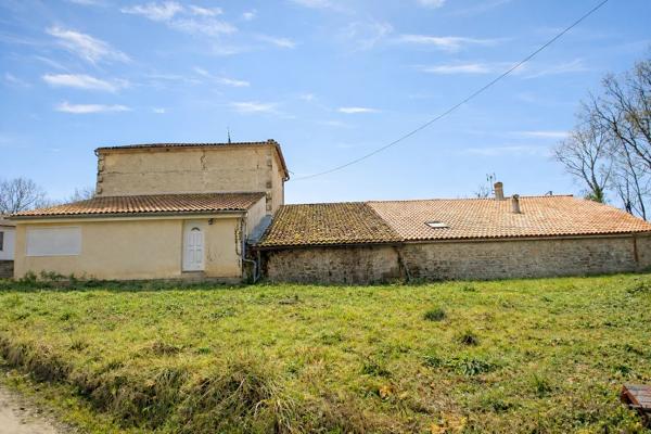 Jolie maison en pierre à rénover