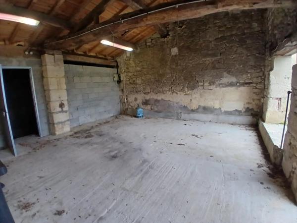 Jolie maison en pierre à rénover