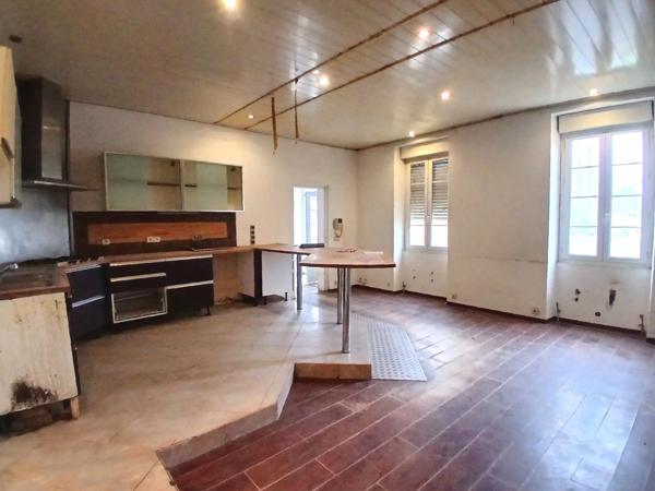 Jolie maison en pierre à rénover
