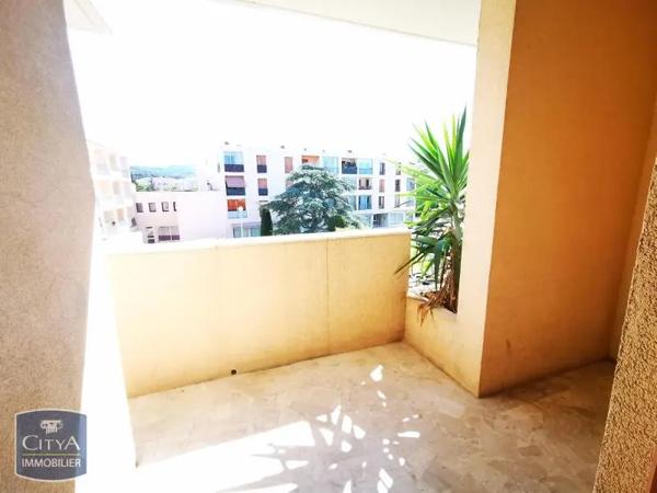 Appartement à louer 1 pièce 31m² Sanary-sur-Mer (83110)