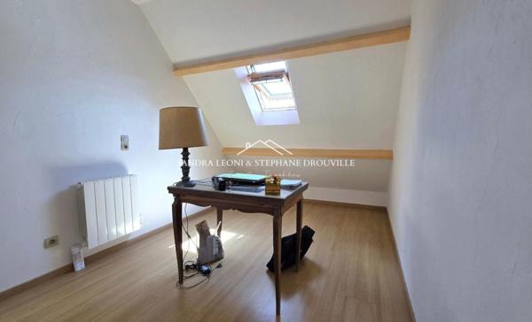 PROCHE DE MAINTENON - CHARTAINVILLIERS - CHARMANTE MAISON FAMILIALE 8 pièces -189 m²