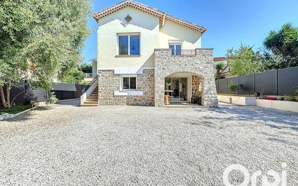 Maison à vendre    6 pièces •  Le Cannet