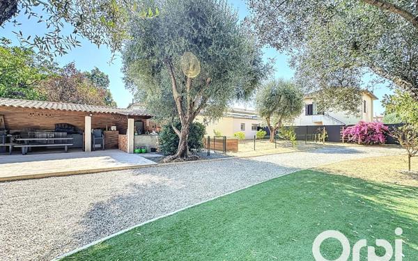 Maison à vendre    6 pièces •  Le Cannet