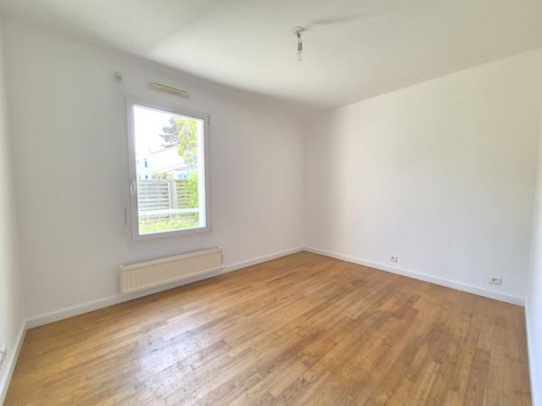 Maison
                                                                                                                                                                                                                                                                                                                        6 pièce(s)                                                                                                                                                                                                          4 chambre(s)                                                                                                                                                                                                          136  m²