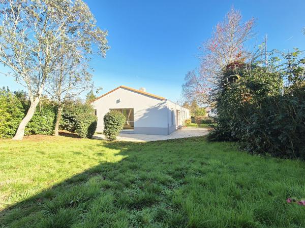 Maison
                                                                                                                                                                                                                                                                                                                        6 pièce(s)                                                                                                                                                                                                          4 chambre(s)                                                                                                                                                                                                          136  m²