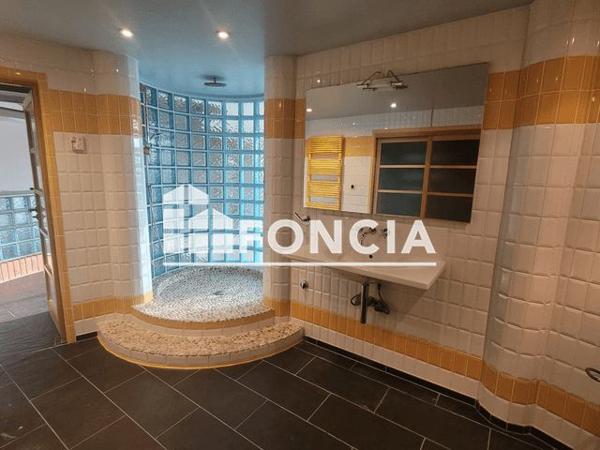 Location Appartement 2 pièces 79.87 m² - 6 RUE DU PARC Annemasse 74100