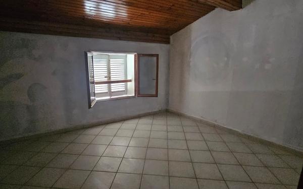 Appartement à louer    3 pièces • 67 m2 Ollioules