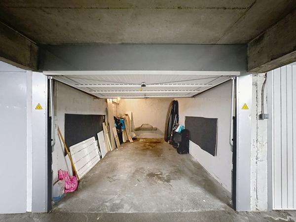 Appartement familial 3 chambres avec grande terrasse de 100 m² et piscine