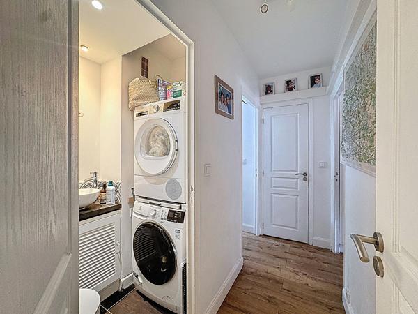 Appartement familial 3 chambres avec grande terrasse de 100 m² et piscine