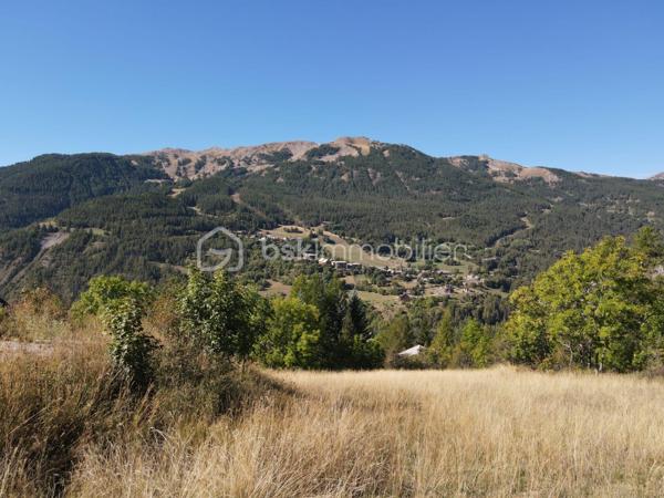 Terrain de 2 742 m²