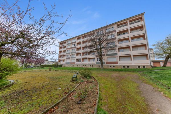 Exclusivité à Chatenoy Le Royal: bel appartement de 83.75 m2, 3 chambres, balcon et cave proche des commodités