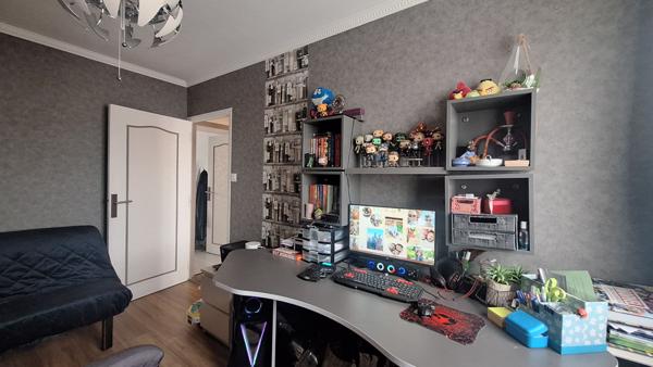 Exclusivité à Chatenoy Le Royal: bel appartement de 83.75 m2, 3 chambres, balcon et cave proche des commodités
