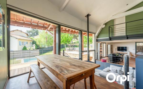 Maison à vendre    6 pièces • 198 m2 Saint-Didier-au-Mont-d'Or