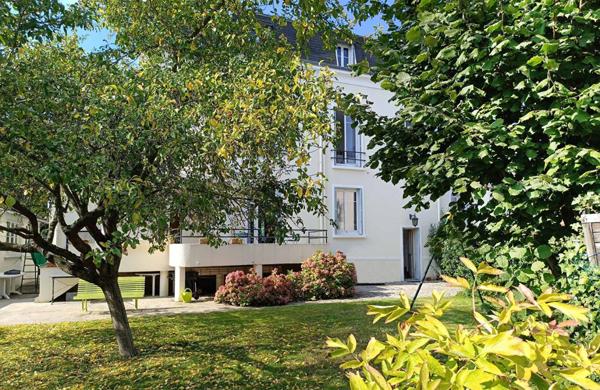 Maison Bourgeoise proche RER A 10 pièces 240m² NEUILLY-PLAISANCE (93360)