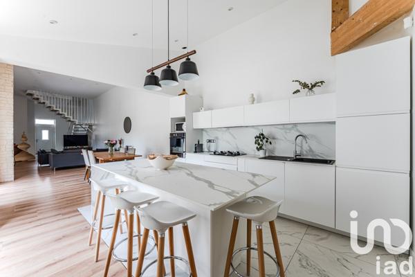 House for sale 4 rooms 140 m² Talence