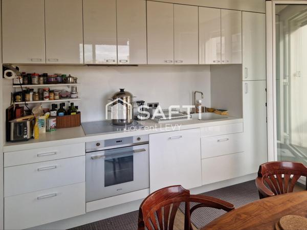 Triple exposition, balcon filant / toutes pièces