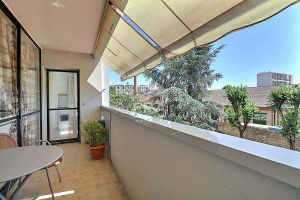 Appartement T2 +terrasse et parking