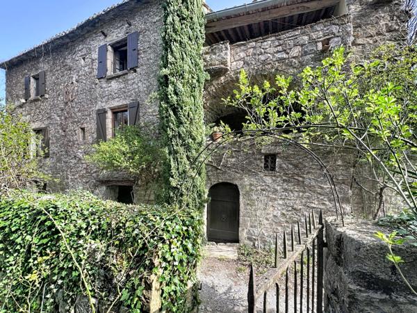 Sud Ardèche/Les Vans – Maison en pierre avec jardin – 138 m² – Charme et Authenticité