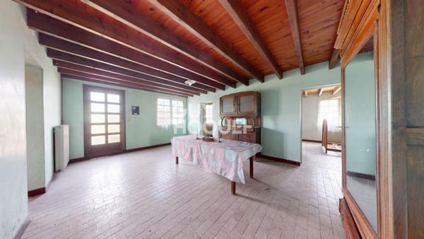 A VENDRE : Maison de plain-pied à rénover 98 m² avec dépendances