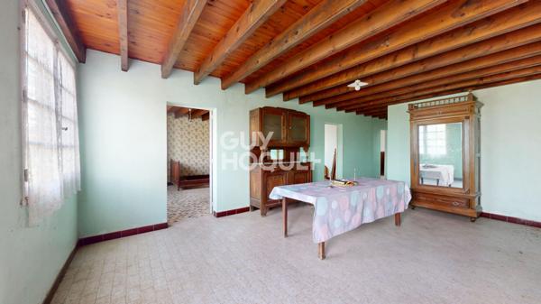 A VENDRE : Maison de plain-pied à rénover 98 m² avec dépendances