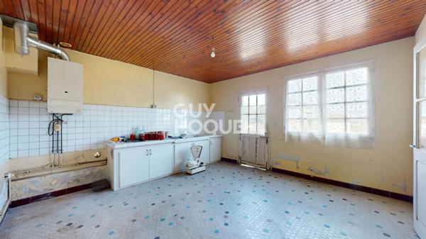A VENDRE : Maison de plain-pied à rénover 98 m² avec dépendances