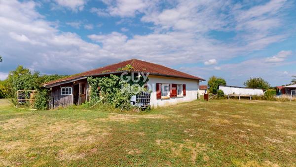 A VENDRE : Maison de plain-pied à rénover 98 m² avec dépendances