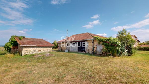 A VENDRE : Maison de plain-pied à rénover 98 m² avec dépendances