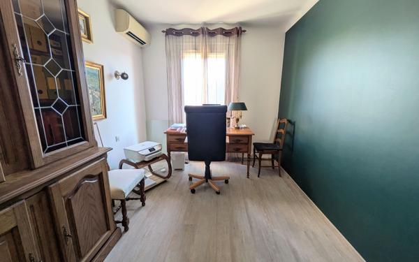 Maison à vendre    7 pièces •  Avignon