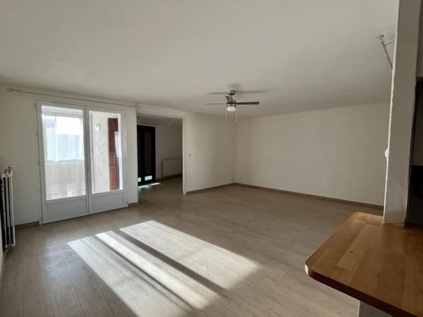 Grand T3 bis avec place de parking et loggia